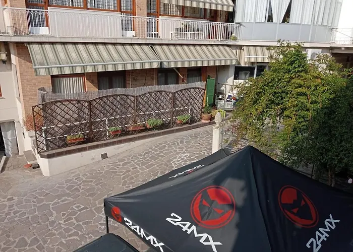 Appartement In The Town Center, On A Private Courtyard